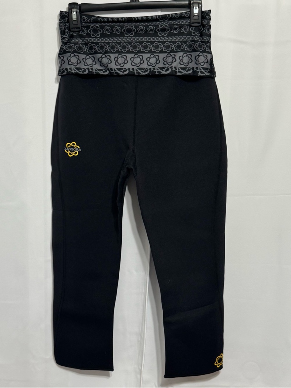 Zaggora Atomica Hot Pants Capri Neoprene Weight Loss Celu-Lite Black Medium M